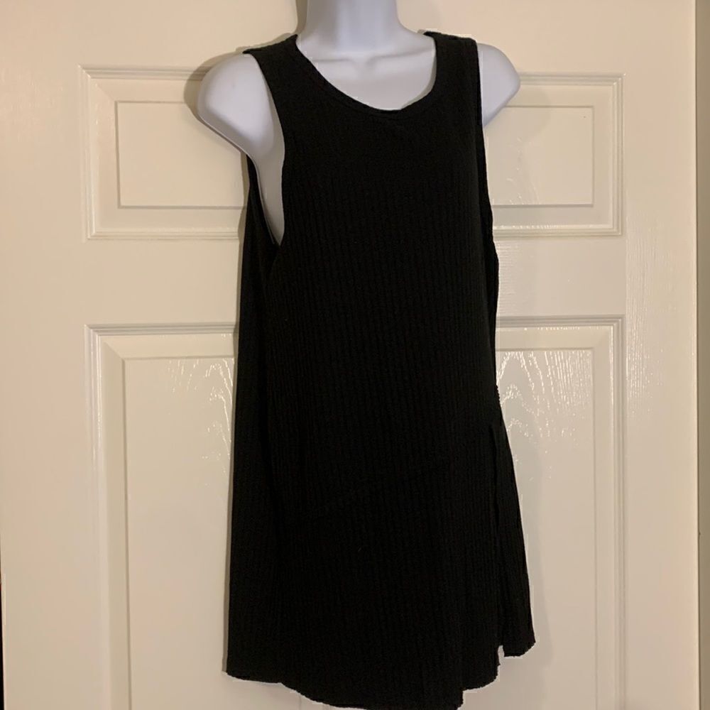 DOUBLE ZERO, tunic, sleeveless, w/slit to side and cross seam, great cond.,